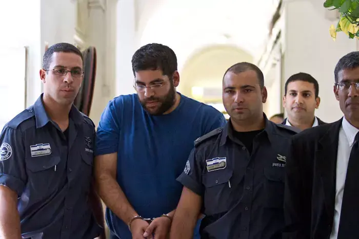 חשד: הסתבך בהימורים ורצח את הוריו בשביל הירושה