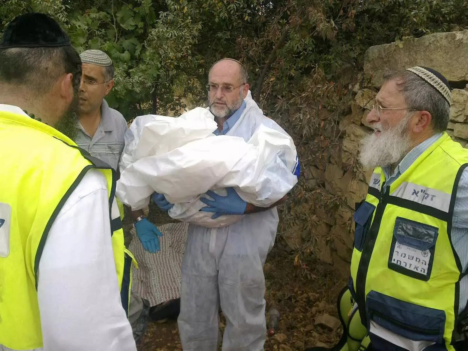 האב ובנו שנהרגו בפיגוע ליד חברון הובאו למנוחות