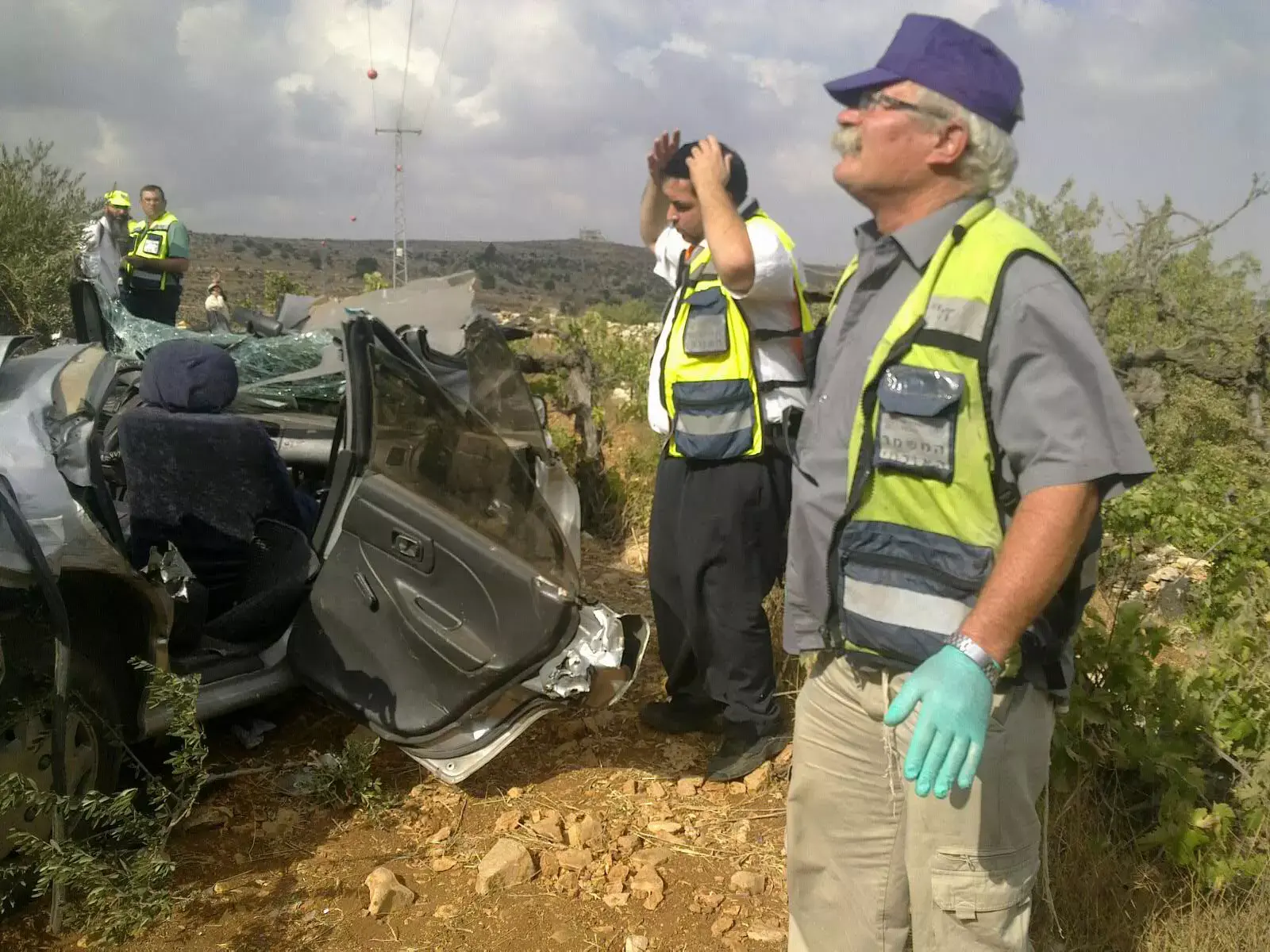 תופעה בגדה: פלסטינים מיידים אבנים מכלי רכב