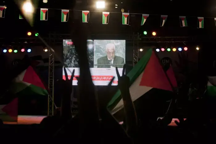 עיתוני העולם מחזקים את אבו מאזן ומבקרים את נתניהו