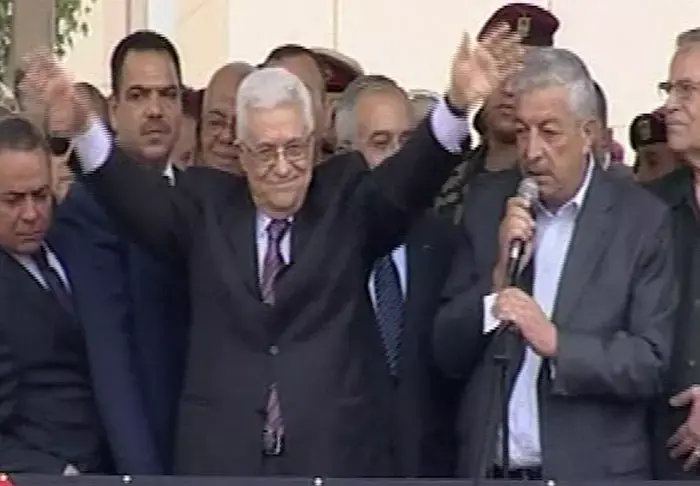 אבו מאזן שב לרמאללה: "נישאר על האדמה הזאת"