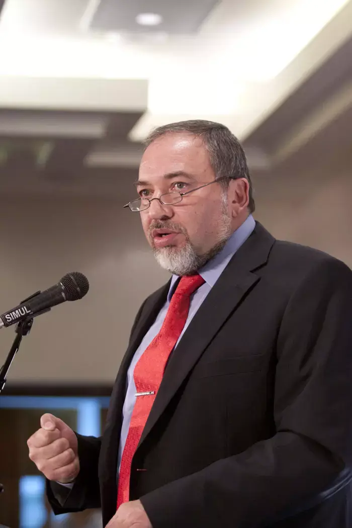 ליברמן: "זכות הציבור לדעת אינה הזכות להתאבד"