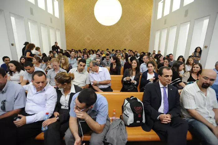 בג"ץ: עוד שבועיים להידברות בין המתמחים לאוצר