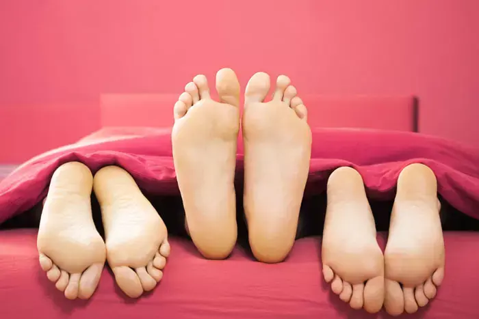 סקס, שקרים ואורגיות: הלילה שהסתיים בתיק אונס