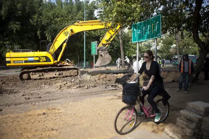 עקב פיצוץ קו מים: קטע בדרך נמיר בתל אביב סגור