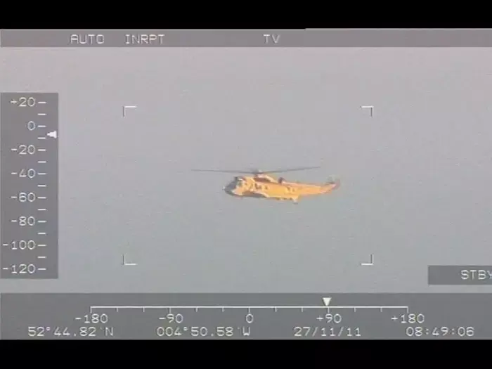 יצא מלך: הנסיך וויליאם חילץ מלחים מספינה טובעת