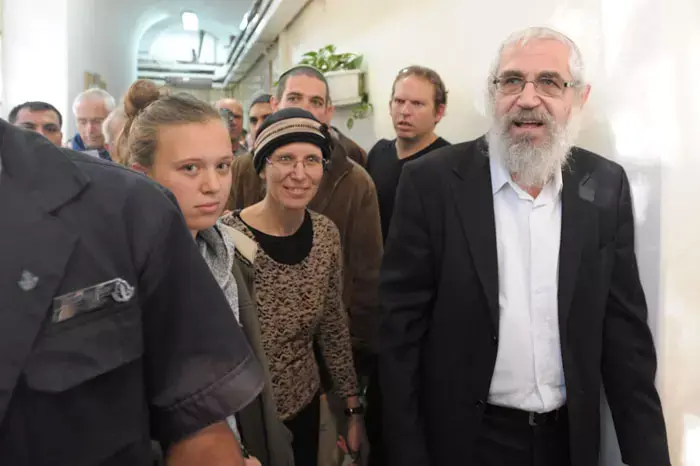 נפתח משפטו של הרב אלון המואשם במעשים מגונים