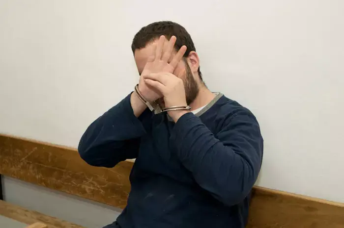 אישום: אב הטיח את בתו בקיר וגרם לה בצקת מוחית