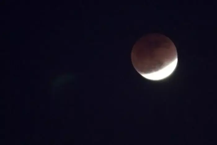 ליקוי לבנה מרהיב נראה הערב בשמי ישראל