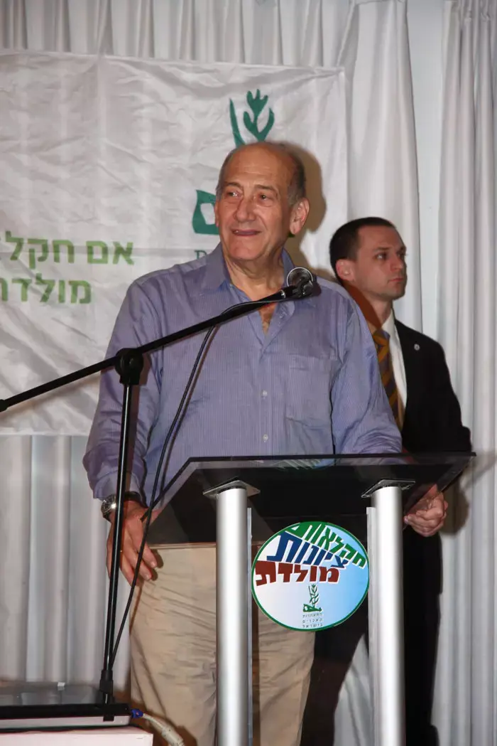 התביעה במשפט אולמרט: עדי ההגנה מסרו עדות שקר