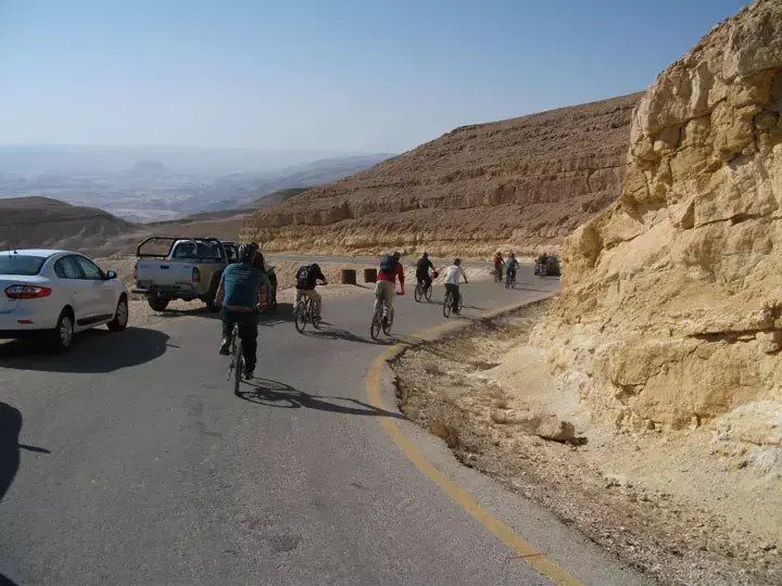 הכנה אתגרית לשירות: תלמידים במסע דיוושים