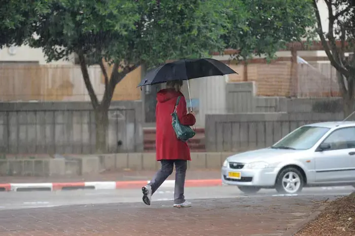 השבוע נפתח באווירה חורפית: שלג החל לרדת בחרמון
