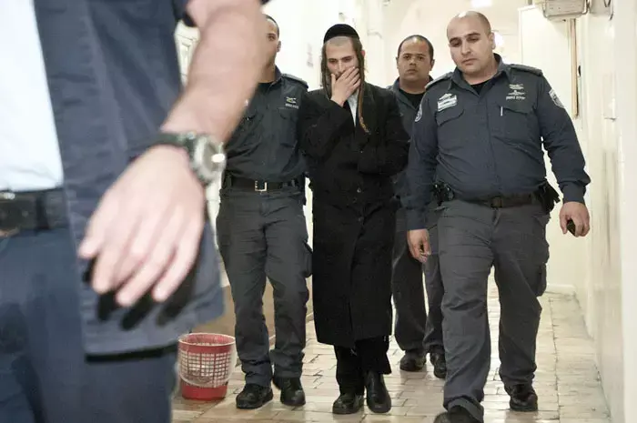 החשוד ביריקה על אישה בבית שמש - למעצר בית בלבד