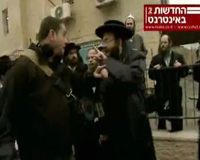 עשרות חרדים תקפו צוות של ערוץ 2 בבית שמש