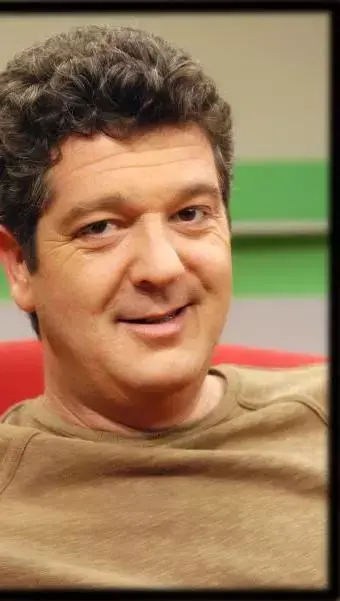 קושניר משנה לוקיישן
