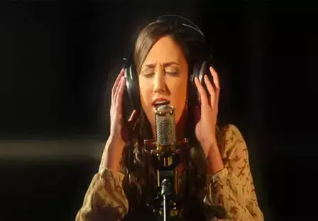 מנור שבת נעזרת באבא שלומי - צפו בקליפ