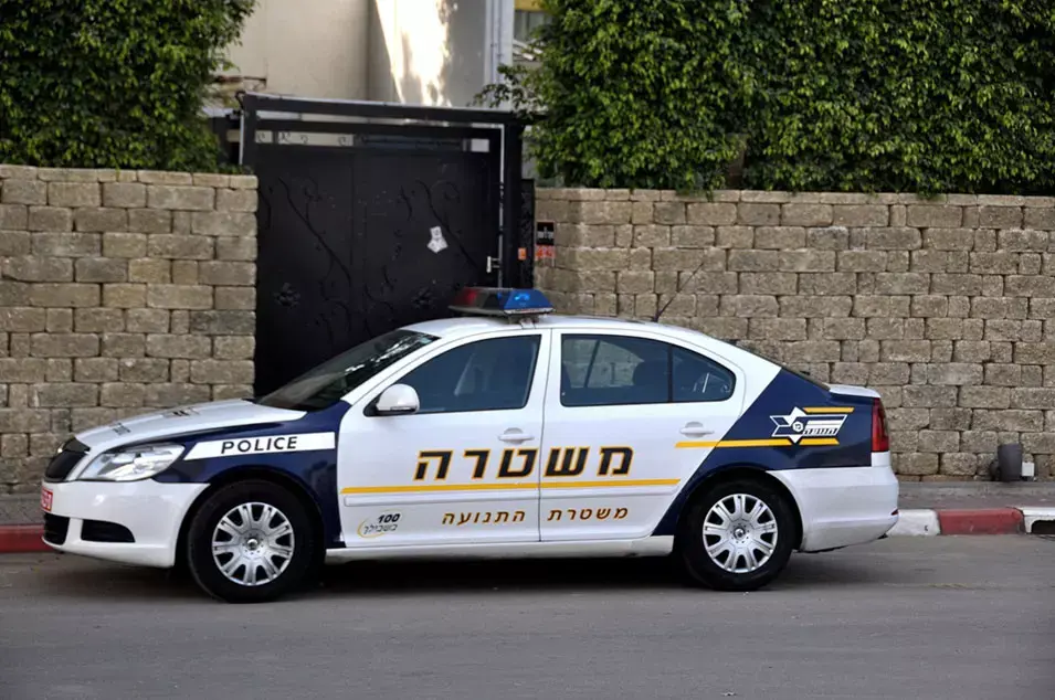 זמר מפורסם נחקר בחשד לאיומים וקשירת קשר לביצוע פשע