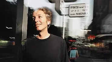 אלבום חסר משמעות: "האחר" של ברי סחרוף לא מותיר כל חותם