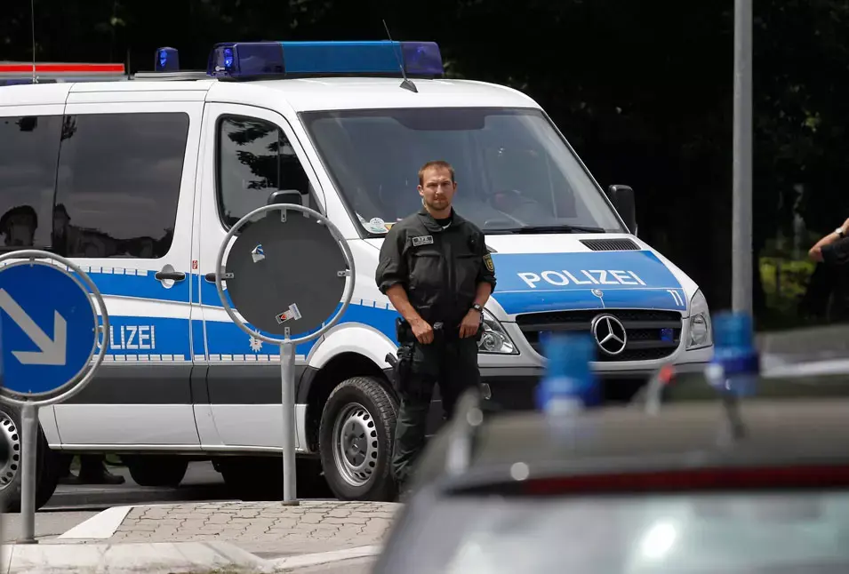 דיווח: נעצר צעיר סורי חמוש בסכין בכניסה לבית כנסת בברלין