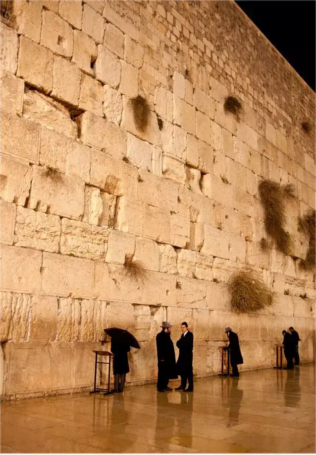 פלסטינים מנסים למנוע צילום סרט בירושלים