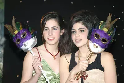 המאסטרו מפיק את שרונה