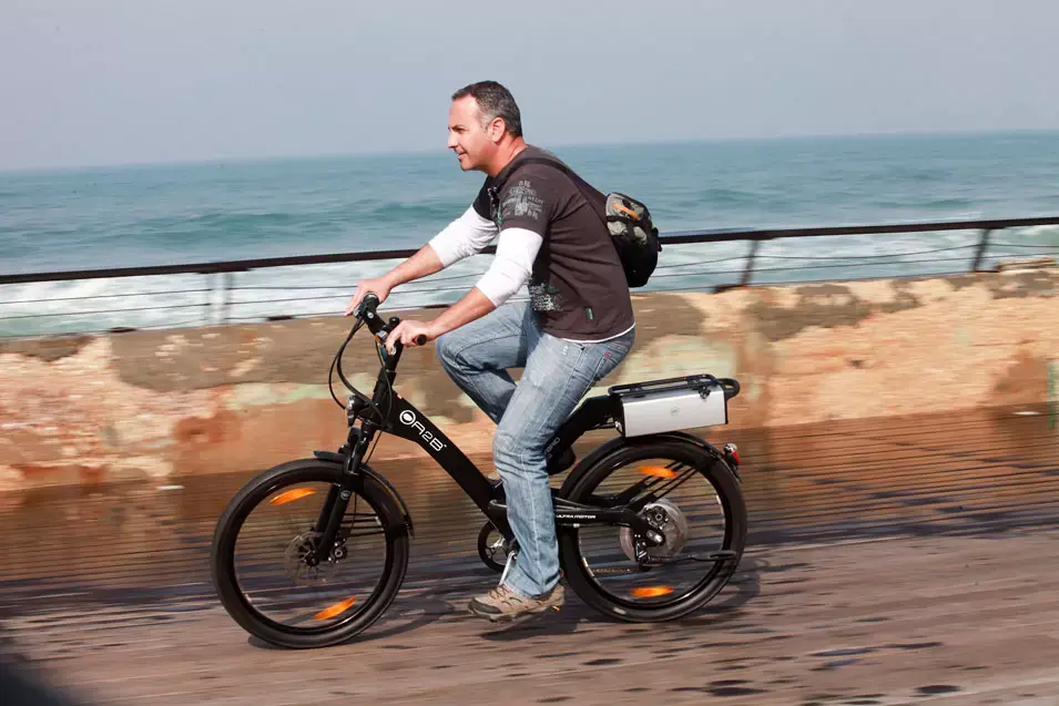 רדו מרוכבי האופניים החשמליים