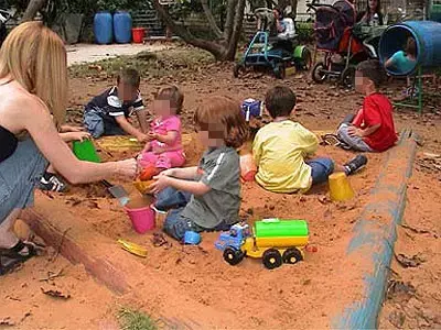 תקיפת הילד בגן: "למה הסייעת השנייה לא התערבה?"