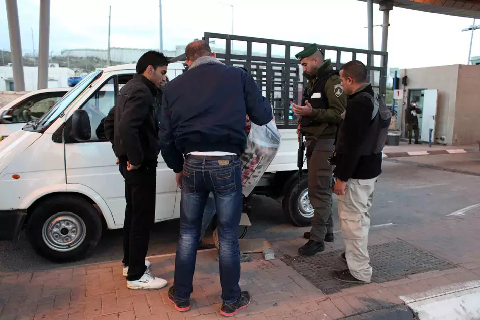 אישום: קצין צה"ל קיבל טובות הנאה מפלסטינים