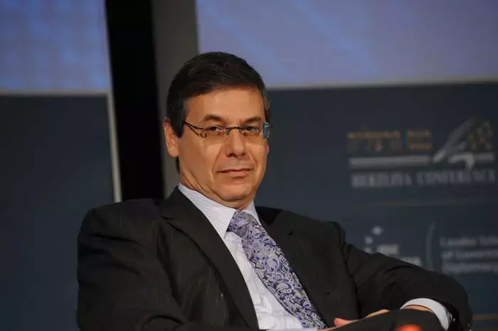 סנודן יביא לנו את פולארד?