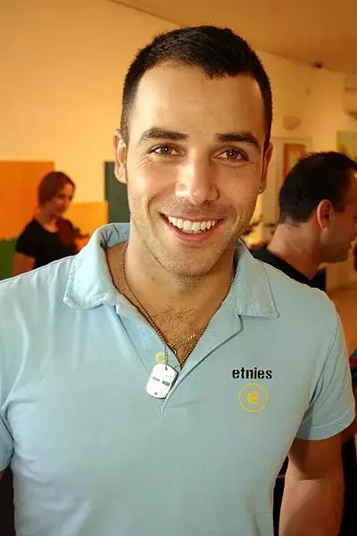 גיא אריאלי חוטף