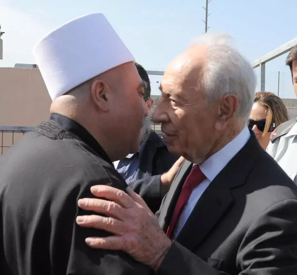 בשל הרשעת אנשי דת: הדרוזים ביטלו ביקורו של פרס