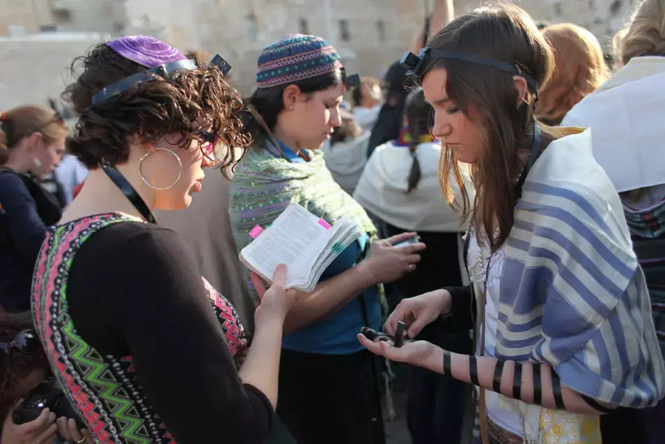 דעה: "נשות הכותל" לא באמת רוצות להתפלל
