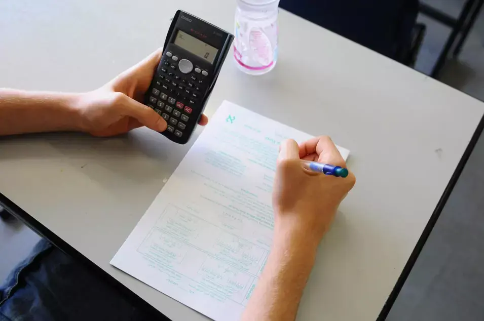 שיעור פרטי - בבית הספר: כמה זה עולה ואיך זה עובד?