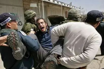 צה"ל יפנה שתי משפחות יהודיות מחברון