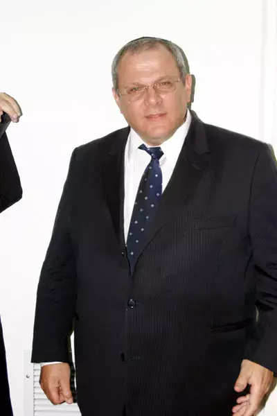 ביהמ"ש קבע: ישנן ראיות לכאורה להרשעת אפל