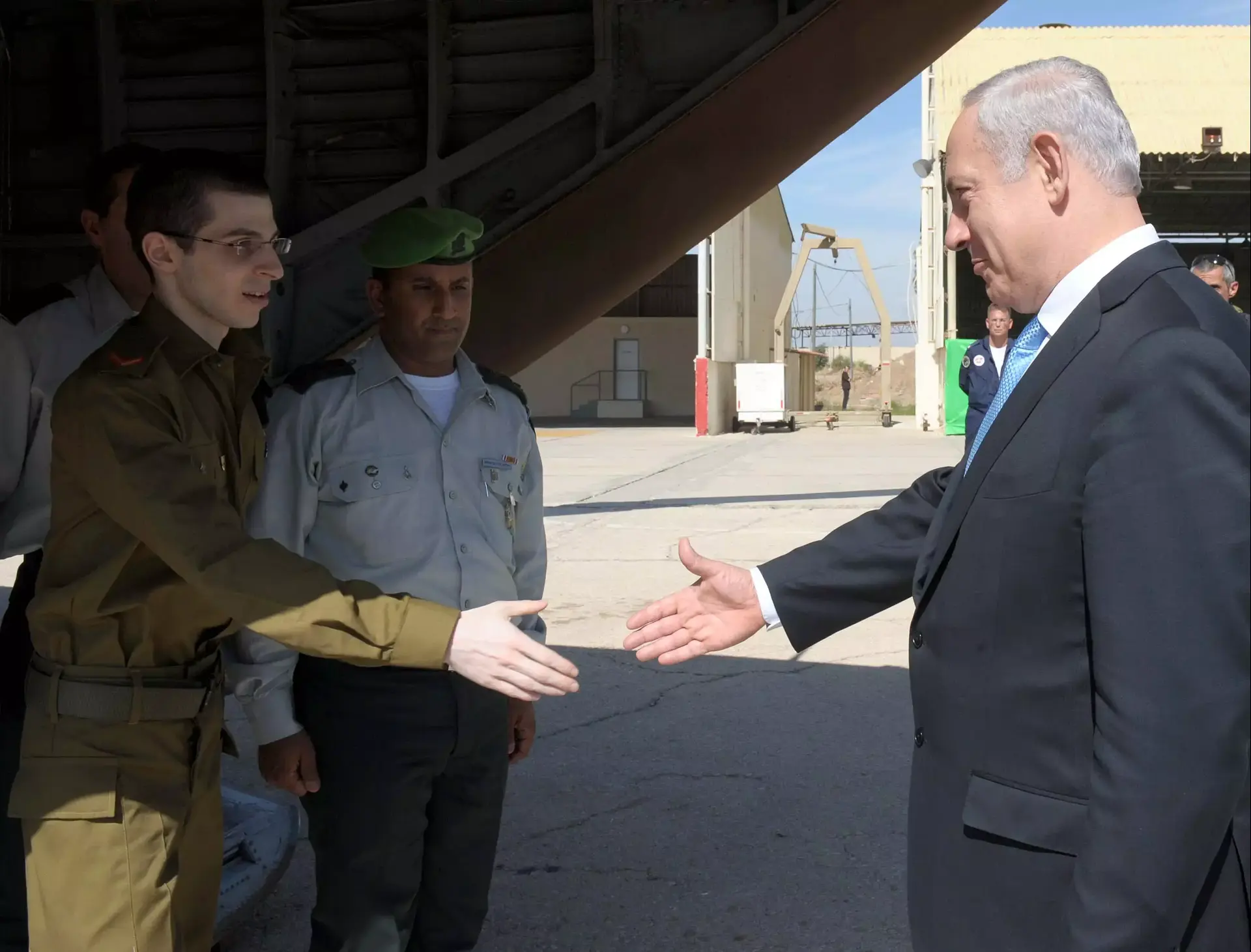 מי ישלם בחייו על ביצוע העסקה הבאה