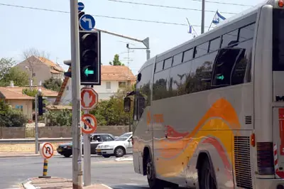 חיפה: 60 פצועים קל בתאונה בין אוטובוסים