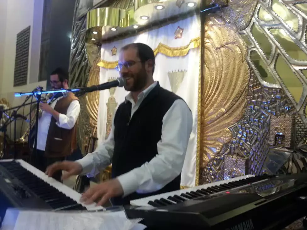 שיר חדש לאהרון רזאל. האזינו