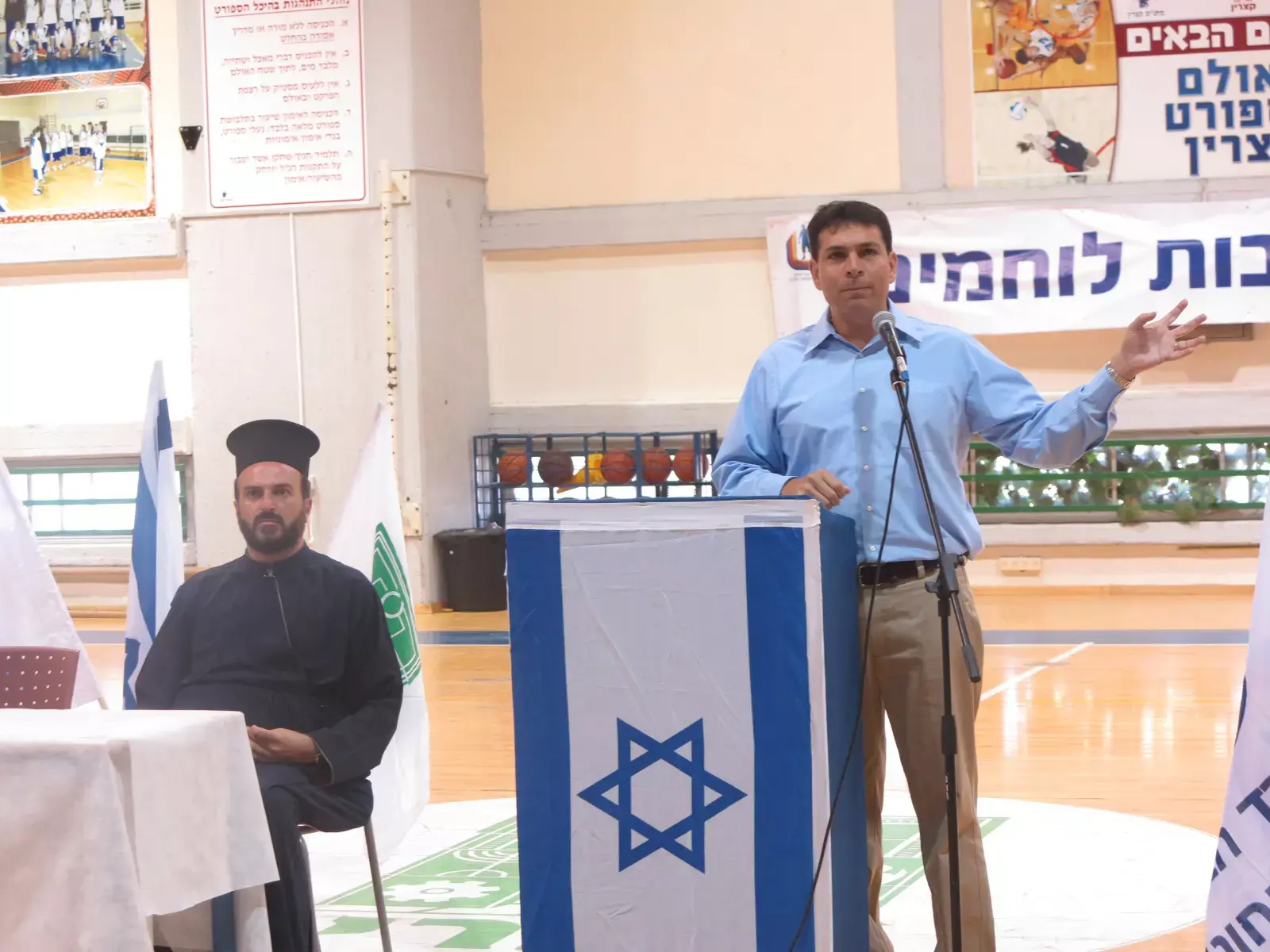האם הכומר התומך בגיוס נוצרים לצה"ל יודח מהכנסייה?