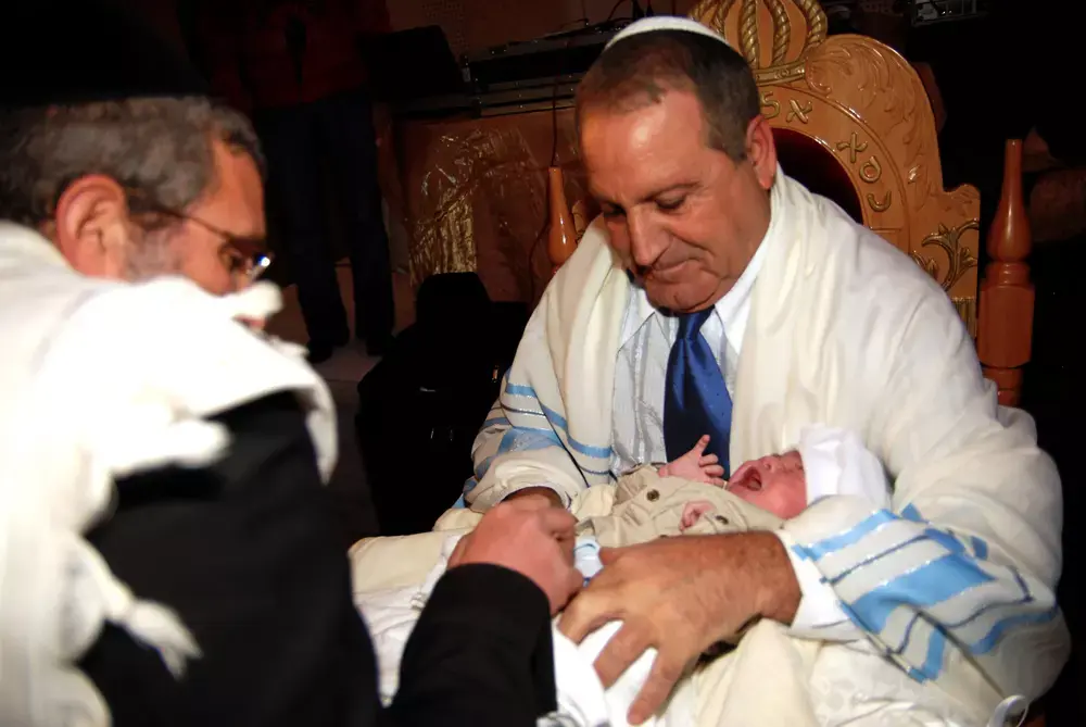 בג"ץ אישר: לא למול תינוק ללא הסכמת אמו