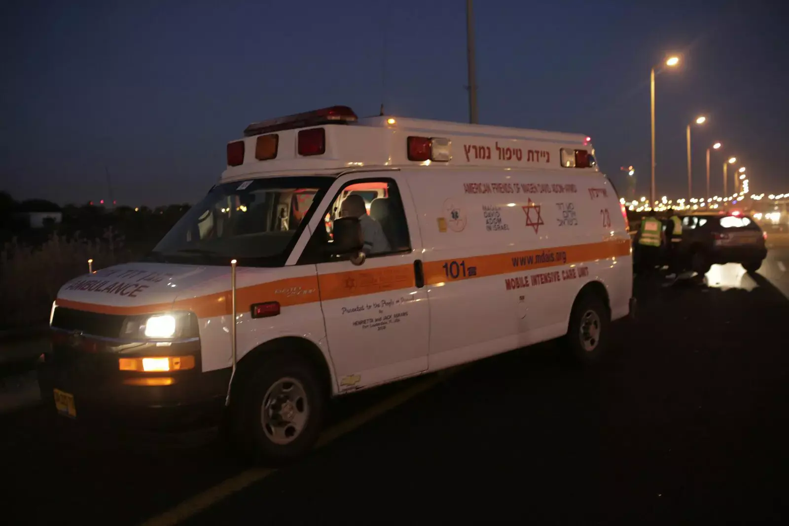 כמאה נפגעו בחגיגות; אופנוען נפצע קשה בתל אביב