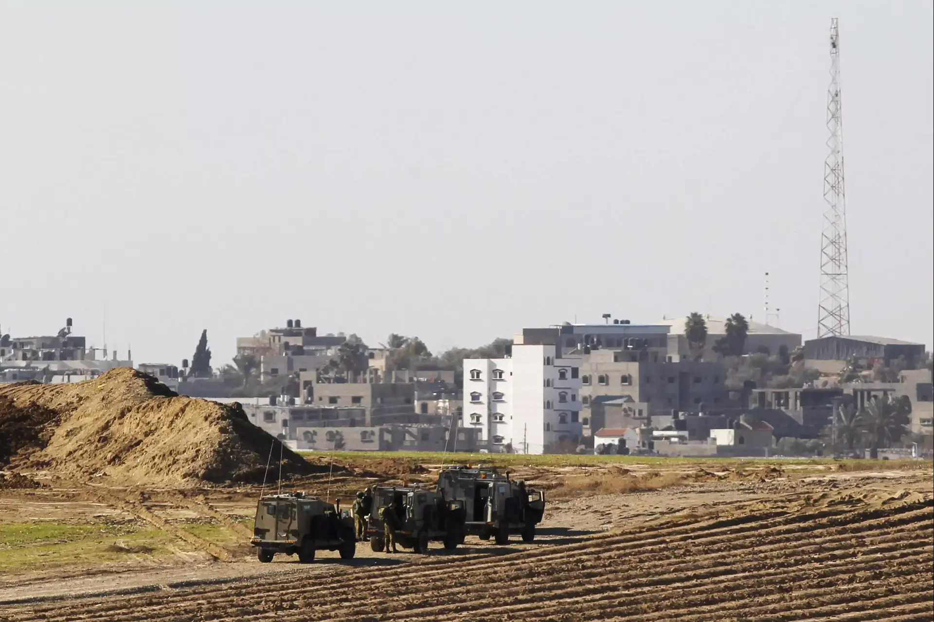 הפלסטינים: הרוגה מאש צה"ל אמש בדרום רצועת עזה