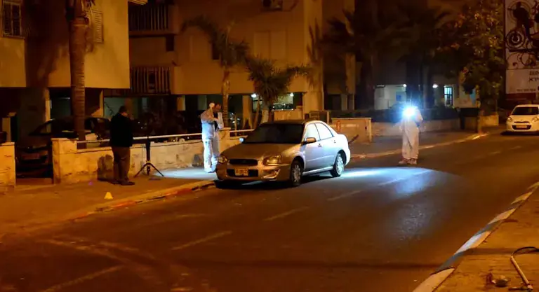 רצח הנער בפתח תקווה: בן 16 נעצר - ושחזר את המעשה