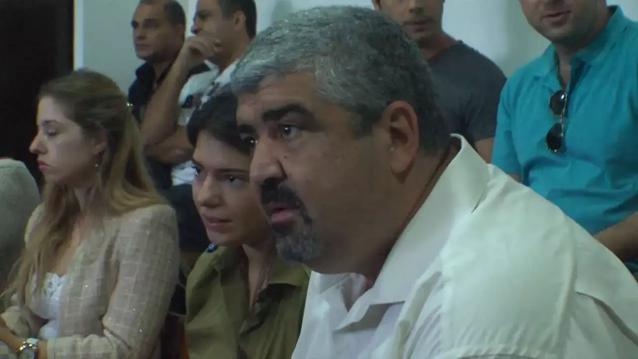 אחרי שנבחר מחדש: וינשטיין מבקש להשעות את לחיאני