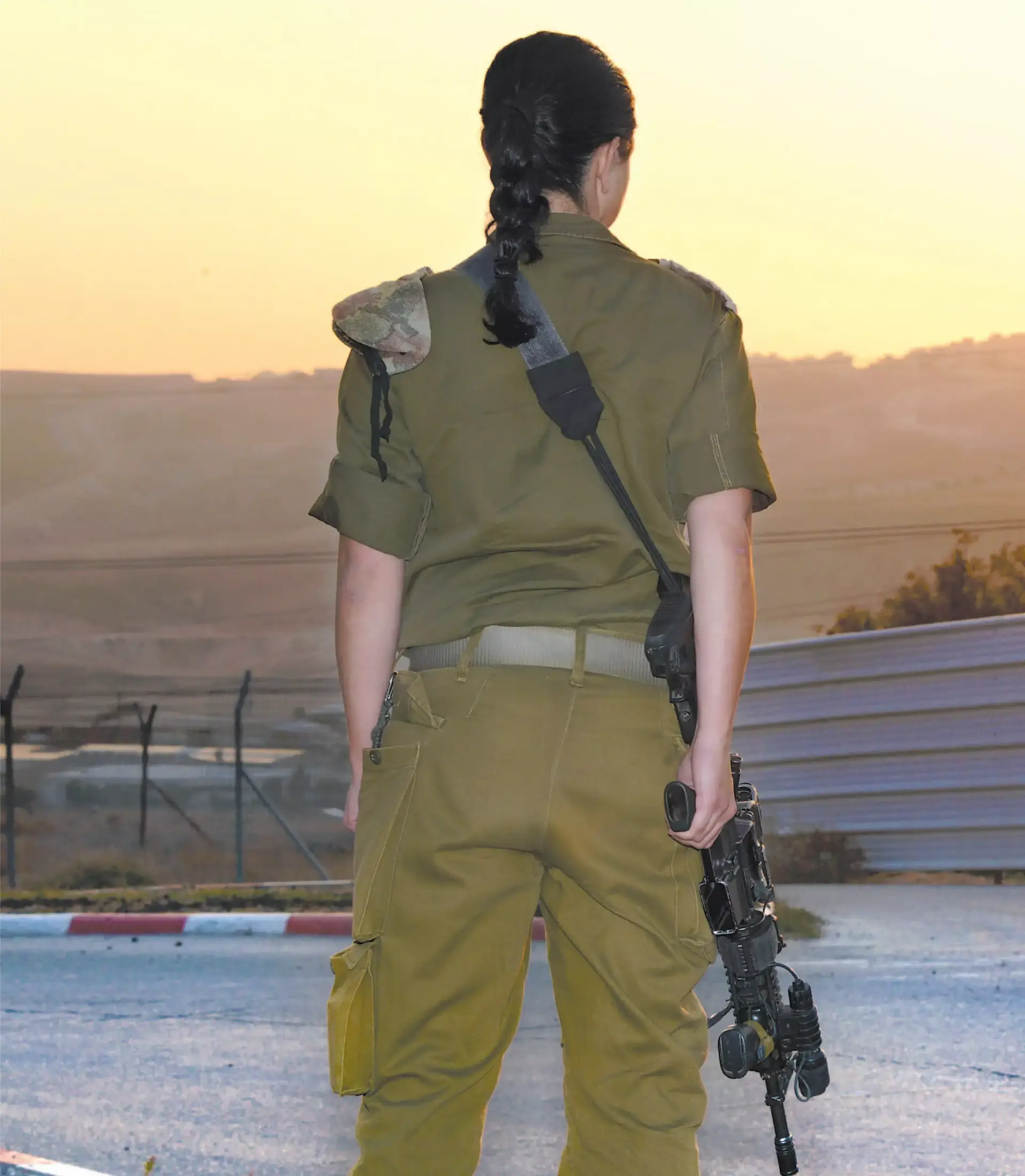רופאה, לוחמת