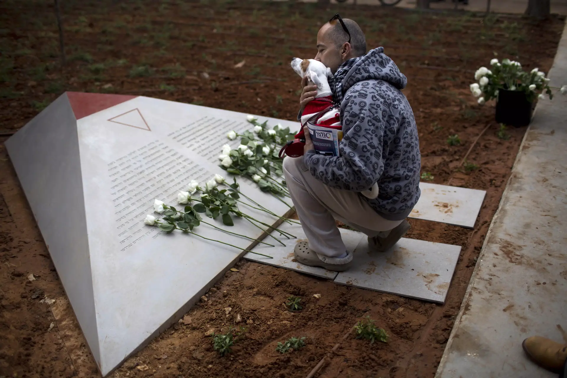 אנדרטה לזכר קורבנות השואה הגאים נחנכה בתל אביב