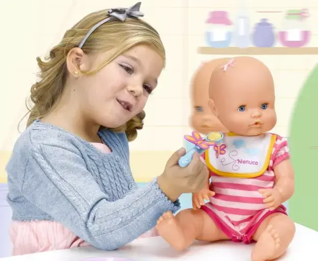 החדשות בדקה: "בובה אנורקסית" מסעירה את בריטניה