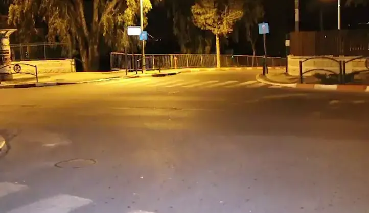 חשד: נסע נגד כיוון התנועה, פגע בילד - ונמלט