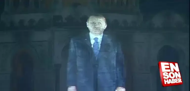 ארדואן מגלה את המאה ה-21 עם הולוגרמה משוכללת