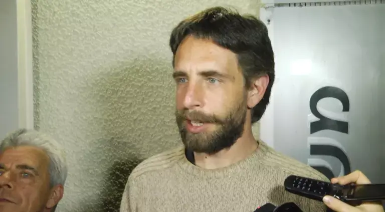 לאחר שהתנצל: המורה ה"שמאלן" אדם ורטה לא יפוטר
